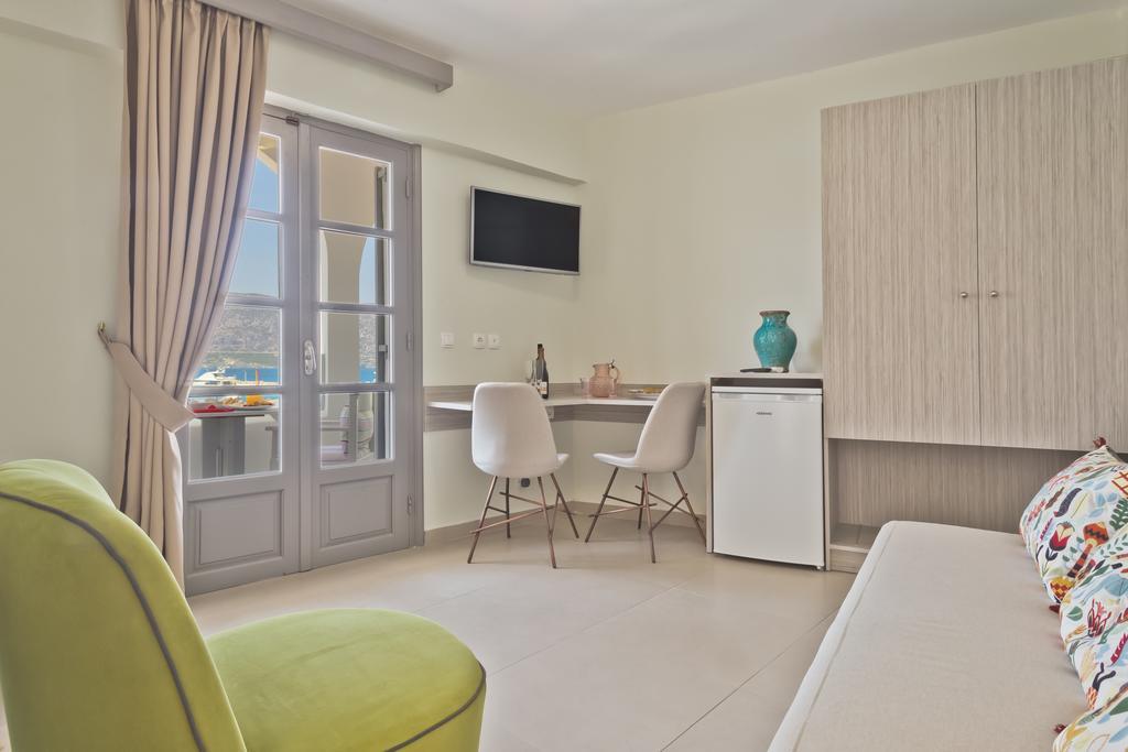Nereus Luxurious Suites Karpatos Zewnętrze zdjęcie